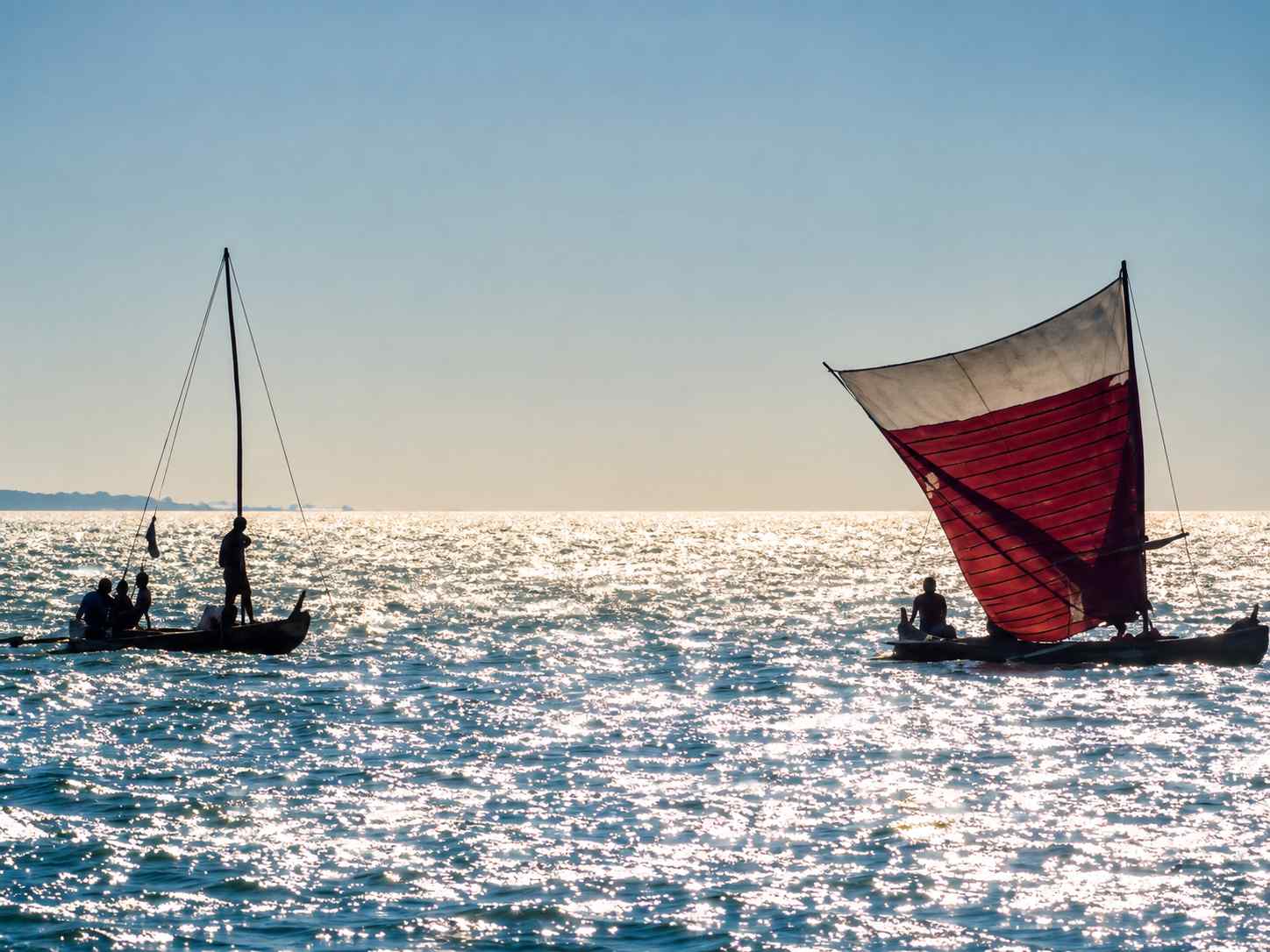 Pirogues sur la mer