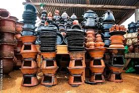 Poterie ou objet utilitaire façonné de manière traditionnelle