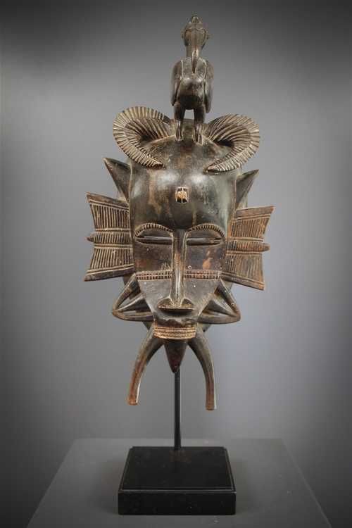 Masque kpelié