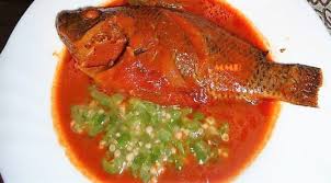 Wagassi en sauce tomate